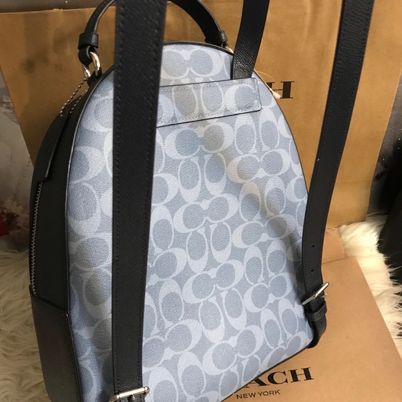 backpack - Picture 3 of 4